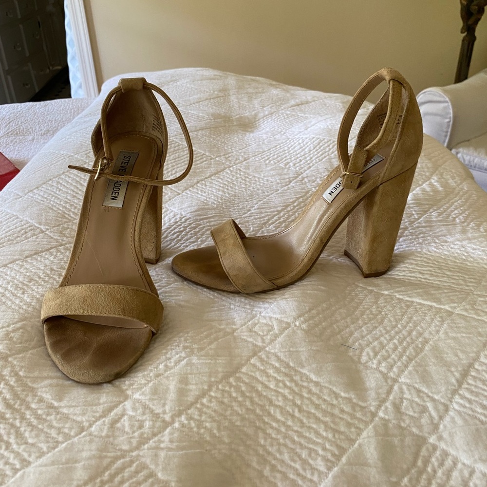 Steve Madden size 7 nude pumps